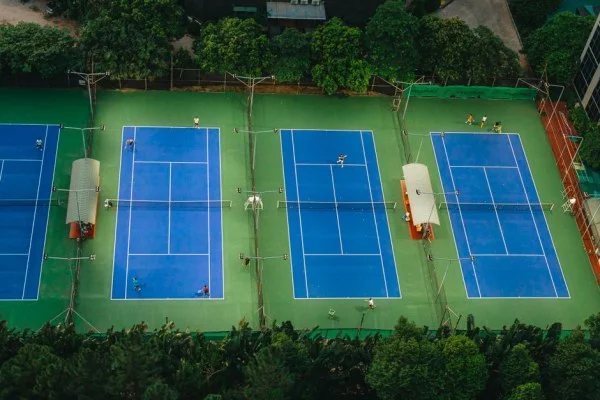 tennis match court